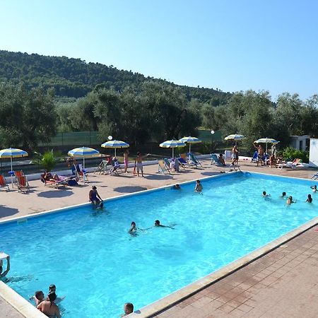 Funno Delle Noci Hotel Пешичи Екстериор снимка