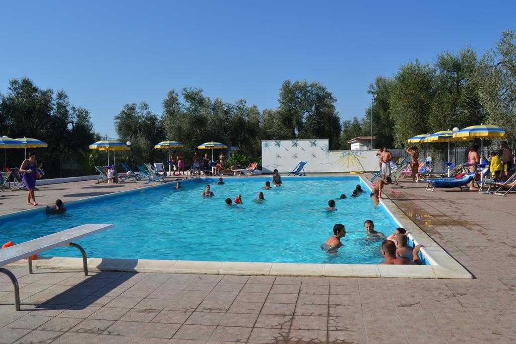 Funno Delle Noci Hotel Пешичи Екстериор снимка