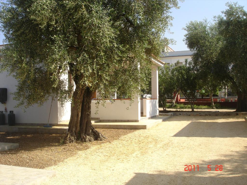 Funno Delle Noci Hotel Пешичи Екстериор снимка