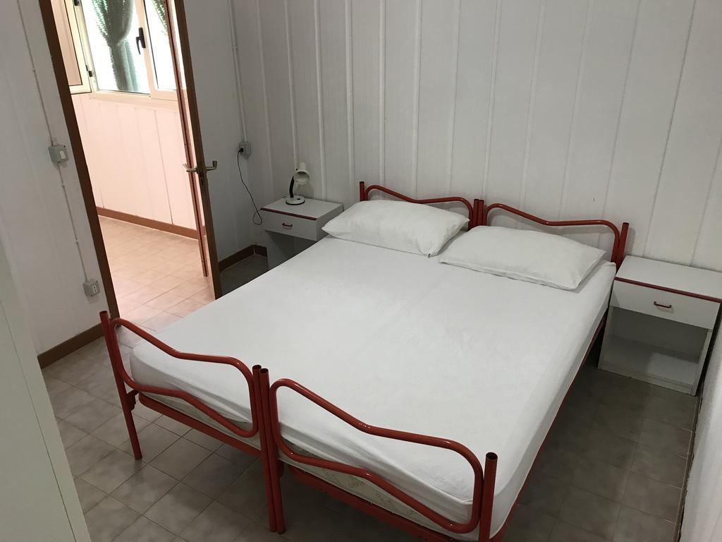 Funno Delle Noci Hotel Пешичи Екстериор снимка