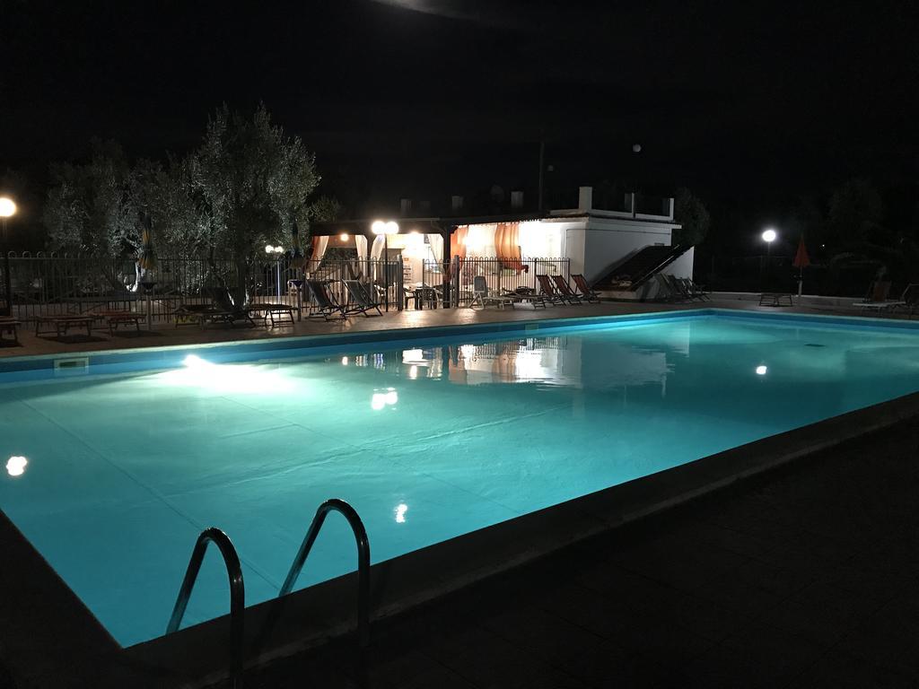 Funno Delle Noci Hotel Пешичи Екстериор снимка
