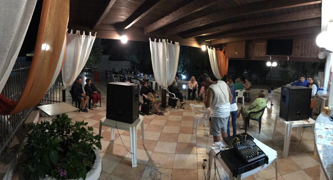 Funno Delle Noci Hotel Пешичи Екстериор снимка