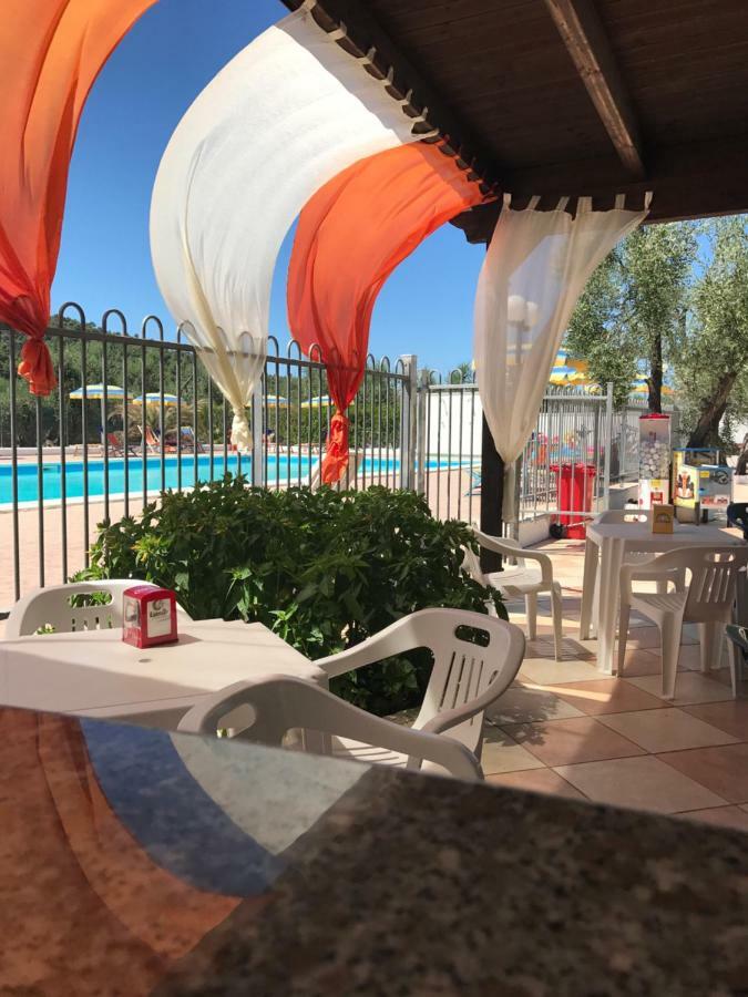 Funno Delle Noci Hotel Пешичи Екстериор снимка